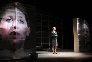 "Momentum" im Wolfgang Borchert Theater. (Foto: Frederik Iven)