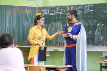 Captain Solar und Ventus da Windi besuchen Grundschulklassen. (Foto: Stadtwerke Münster)