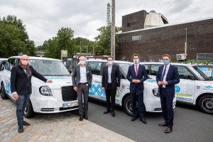 Gemeinsam für ein neues Kapitel Nahverkehr in Münster: Oberbürgermeister Markus Lewe, Stadtwerke-Geschäftsführer Frank Gäfgen, Bundesverkehrsminister Andreas Scheuer, NRW-Verkehrsminister Hendrik Wüst und Stadtbaurat Robin Denstorff. (Foto: Stadtwerke Münster)