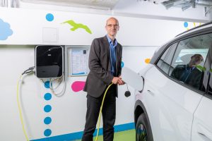 Ökostrom im Akku macht Elektromobilität zu einer runden Sache, sagt Stadtwerke-Marketingleiter Ralf Mertins. (Foto: Stadtwerke)