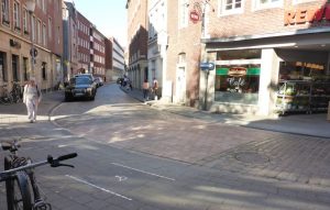 Am Alten Steinweg wird es für Menschen mit Gehbehinderungen komfortabler. (Foto: Stadt Münster)