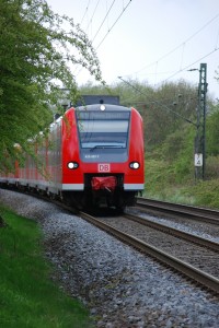 s-bahn-90492_1920