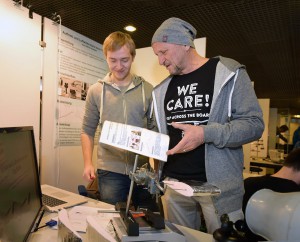 Titus Dittmann (r.), Schirmherr des 30. IHK-Regionalwettbewerbs „Jugend forscht“ am 18. und 19. Februar 2016. (Foto: IHK)