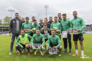 Verabschiedung der wechselnden Spieler des SCP. (Foto: Carsten Pöhler)