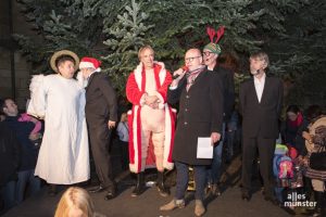 Die "6-Zylinder" und Oberbürgermeister Markus Lewe bei der Eröffnung Weihnachtsmarkt-Eröffnung. (Foto: Carsten Pöhler)