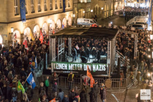 Nicht ganz so viele Teilnehmer wie in den Vorjahren kamen zu den Kundgebungen. Dennoch protestierten mehrere tausend Menschen lautstark in der Innenstadt gegen den AfD-Neujahrsempfang. (Foto: Carsten Pöhler)