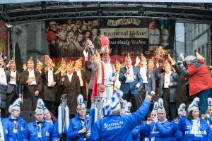 Nach der Proklamation ging die Party nicht nur auf der Prinzipalmarkt-Bühne, sondern auch in der Stadt weiter. (Foto: Carsten Pöhler)