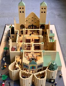 22.000 Lego-Steine umfasst das Modell des St.-Paulus-Domes, das Janis Jaspers gebaut hat. (Foto: Bischöfliche Pressestelle/Ann-Christin Ladermann)