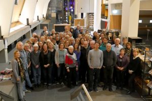 Das Bücherei-Team unter der Leitung von Stefanie Dobberke (vorne links) lädt alle Münsteranerinnen und Münsteraner ein, Zukunftsszenarien für die Stadtbücherei zu entwickeln und am 10. Dezember beim "World Café" dabei zu sein. (Foto: Stadt Münster)