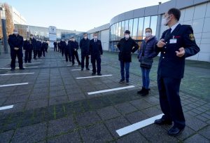 Rund 50 Mitglieder der Freiwilligen Feuerwehr kamen zum Stresstest unter Corona-Bedingungen in das Impfzentrum Münster. (Foto: Stadt Münster / Presseamt)