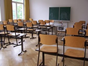 Die GEW in Münster ist besorgt, dass mit Ausbreitung der Delta-Variante die Klassenzimmer wieder leerer werden könnten. (Symbolbild: Manfred Jahreis / pixelio.de)