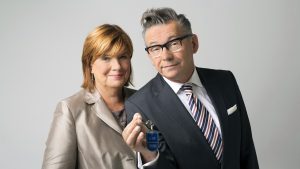 Christine Westermann und Götz Alsmann geben den Schlüssel für ihre WDR-WG ab. (Foto: WDR/Ben Knabe)