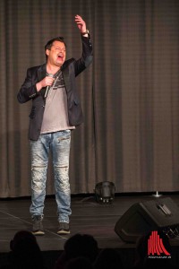 Comedian Appelt voll in seiner Rolle, wie man ihn kennt und wie die Gäste ihn sehen wollen. (Foto: cabe)