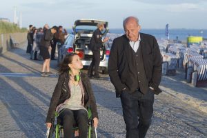 Eine Leiche am Strand von Norderney beschäftigt Georg Wilsberg (Leonard Lansink) im neuen Fall "Morderney". (Foto: ZDF / Thomas Kost)