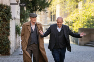 Wilsberg (Leonard Lansink, re.) und John Cross (August Zirner) geben ein gutes Ermittlerteam ab. (Foto: ZDF / Thomas Kost)