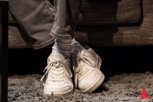 Die weißen Tennissocken von Werner Schulze Erdel dürfen auch in der Adam Riese Show nicht fehlen. (Foto: sg)