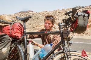 Der Hamburger Anselm Nathanael Pahnke ist auf seinem Rad 15.000 Kilometer durch Afrika gereist. (Foto: privat)