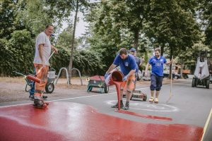 Ein großer Teil der Fahrbahn auf der Annette-Allee wird eingefärbt. (Foto: Stadt Münster