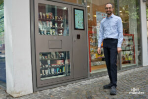 Dr. Leonard Schulte hatte die Idee mit dem Apotheken-Automaten. (Foto: Bührke)