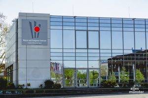 Die Stadt stellt eine Million Euro für das Impfzentrum in der Halle Münsterland bereit. (Archivbild: Claudia Feldmann)