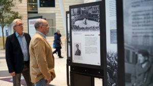 Blick in die Ausstellung „Einige waren Nachbarn – Täter – Opfer und Mitläufertum“. (Foto: Presseamt Münster)