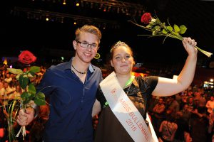 Miss und Mistr Bullenball: Lena Sieverdingbeck aus Borken und Jochen Pickart aus Brilon. (Foto: Peter Grewer)