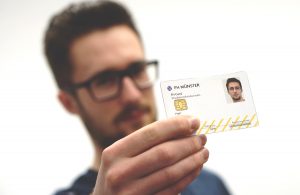 Mensakarte, Kopierkarte, Bibliotheks- und Studierendenausweis: Die neue FH Card vereint all diese Funktionen. (Foto: FH Münster)