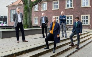 Das Team der Aufarbeitungsstudie (v.l.): Prof. Dr. Klaus Große Kracht, Dr. Bernhard Frings, Natalie Powroznik, Prof. Dr. Thomas Großbölting, David Rüschenschmidt. (Foto: WWU / Peter Leßmann)