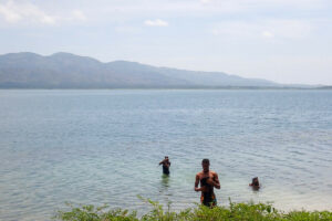 Der Miragoâne-See im Westen von Haiti ist der einzige Lebensraum des Schwarzbandkärpflings. (Foto: James Josaphat)