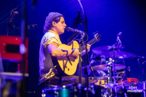 Soufian Zoghlami überzeugte mit seiner rauchigen Stimme. (Foto: Stephan Günther)