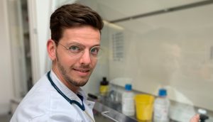 Ein Nachwuchswissenschaftler mit viel Potenzial: Alexander Busch hat gleich zwei Doktortitel, arbeitete einige Jahre in Kopenhagen und Cambridge und kehrt nun an die Universität Münster zurück – mit eigener DFG-Forschungsgruppe (Foto: L. Svenstrup Munk)