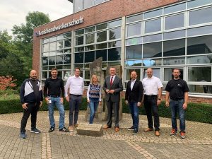 CDU-Fraktionsvorsitzender Stefan Weber und Ratsfrau Babette Lichtenstein van Lengerich (Bildmitte) trafen sich zum Thema Photovoltaik mit Vertretern der Handwerkerschaft. (Foto: CDU Münster)