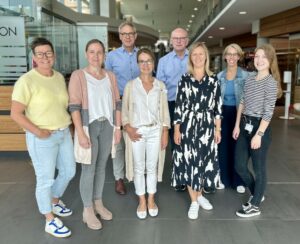 Machen sich gemeinsam stark für das Projekt Babylotsen (v.l.): Die Babylotsinnen des Clemenshospitals, Elke Alaze und Nicole Heidwinkel, Dr. Georg Hülskamp, Beate Riße, Dr. Michael Böswald, die Babylotsin des St. Franziskus-Hospitals, Mailin Böggemann, Dr. Mareike Möllers und die Babylotsin des UKM, Jessica Overhoff. (Foto: St. Franziskus-Hospital)