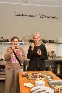 Vorstandsvorsitzende Dagmar Merfort und Angela von Goltz. (Foto: Cornelia Höchstetter)