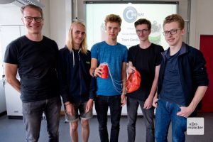 Das Team CamSat aus Münster: Dirk Weischer, Pepe Berges, Luca Sapion, Marvin Langenberger und Ruben Förster (v.l.; Foto: Bührke)