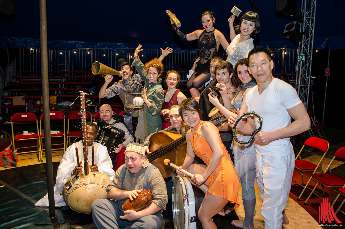 Das internationale Künsterensemble des Cirque Buffon. (Foto: th)