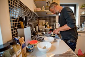 Gappas Küche in seinem Haus an der Werse, hier entstehen die Rezepte für die Rubs und Saucen. (Foto: mb)