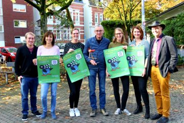 Von links nach rechts: Simon Leifeling (Fachhochschule Münster), Gisela Haak (Begegnungszentrum Meerwiese), Bea Hinnemann und Hans-Peter Droberg (beide Kinderbüro der Stadt Münster), Meike Baumeister (Leiterin der Kinderredaktion), Madita Kondratjuk (Festivalleiterin), Prof. Dr. Bernward Hoffmann (Fachhochschule Münster) (Foto: Pressefoto)