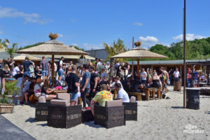 Der Coconut Beach war auch beim Festival Docklands im Juni 2022 ein beliebter Ort zum Chillen - ist mit all dem bald vorbei? (Foto: Tessa-Viola Kloep)