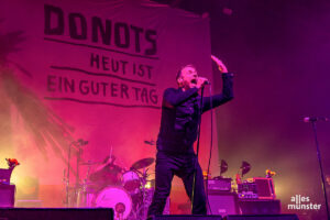 Die Donots haben mit einem Haufen erlesener Gäste den ersten Tag ihres 'Grand Münster Slam'-Weekenders zelebriert. (Foto: Thomas Hölscher)