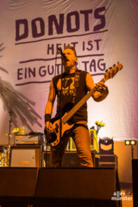 Donots-Bassist Jan-Dirk beim beim "Grand Münster Slam"-Weekender. (Foto: Thomas Hölscher)