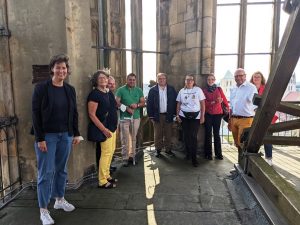 Eine kleine Gruppe Ehrenamtlicher bekam eine exklusive Stadtführung durch OB Markus Lewe. Alle Teilnehmenden - hier auf dem Turm der Lambertikirche - waren geimpft, genesen oder getestet. (Foto: FreiwilligenAgentur Münster)