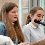 Eine deutscheund eine niederländische Schülerin berichten vom Erasmus-Austausch zum Holocaust-Gedenken