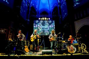 Die traditionelle Erdmöbel-Weihnachtstour startet in diesem Jahr mit dem neuen Song Der große Dezember“.