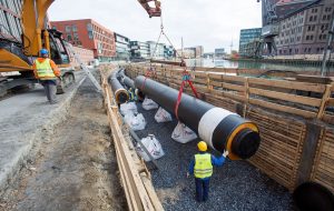 Bereits im vergangenen Jahr wurden die großen Fernwärmeleitungen am Kreativkai verlegt. (Foto: Stadtwerke)