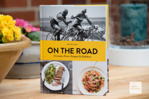 So sieht's aus, das Buch "On the Road - Die besten Power-Rezepte für Radfahrer" von Alan Murchison (Foto: Michael Bührke)