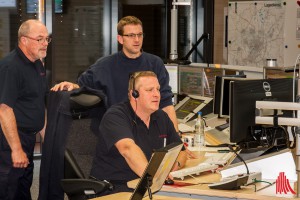 Wenn über die 112 ein Notruf in der Leitstelle am York-Ring eingeht, helfen die Mitarbeiter der Feuerwehr Münster weiter. (Foto: sg)