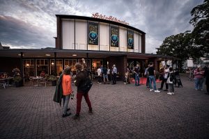 Vor dem Schloßtheater in Münster beim letzten Filmfestival Münster im Herbst 2019. (Foto: Thomas Mohn)