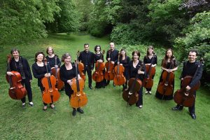 Vor der Sommerpause holen die 12 Hellweger Cellisten in der Friedenskapelle ihr Konzert zum Beethoven-Jubiläum nach. (Foto: Volker Beushausen)