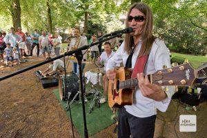 "Sundrup Spielt" bei der Grünflächenunterhaltung auf der Promenade. (Foto: Michael Bührke)